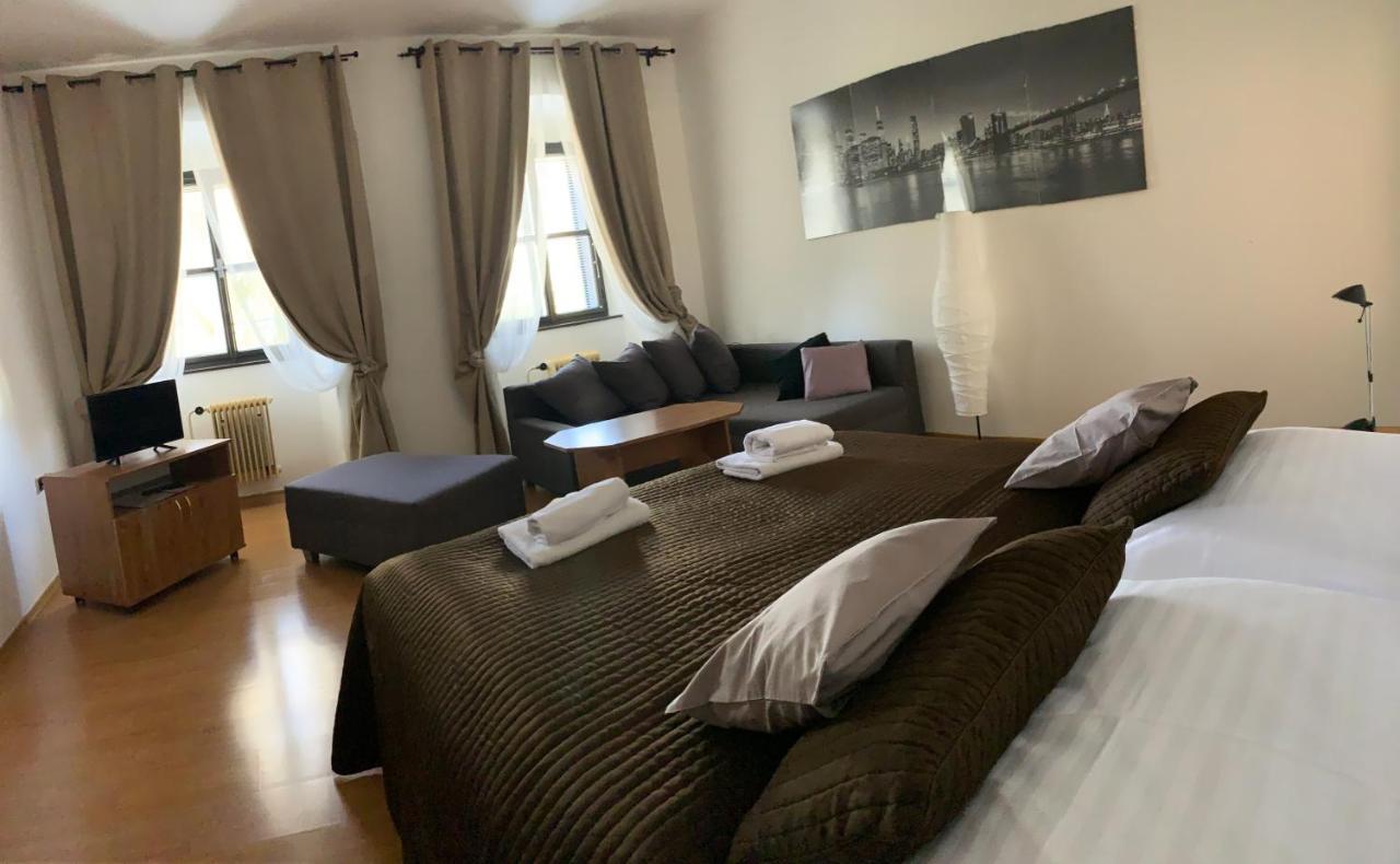 Hotel U Apostola Jevíčko Exteriör bild