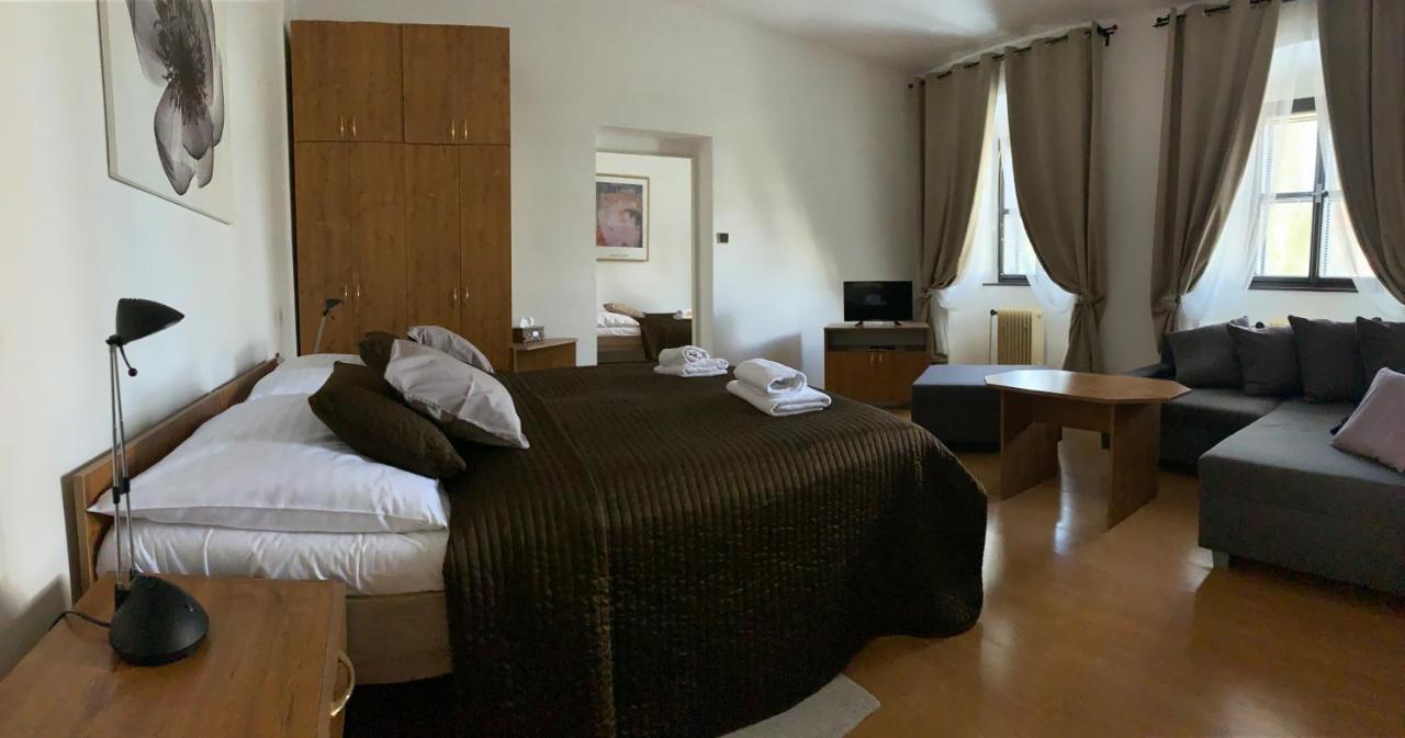 Hotel U Apostola Jevíčko Exteriör bild