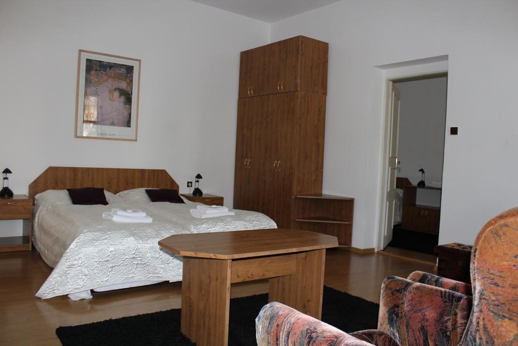 Hotel U Apostola Jevíčko Exteriör bild